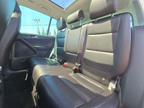 Used 2015 Volkswagen Tiguan SEL AWD/4WD image 17