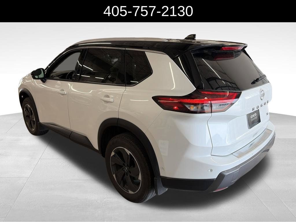 Used 2024 Nissan Rogue SL FWD image 9