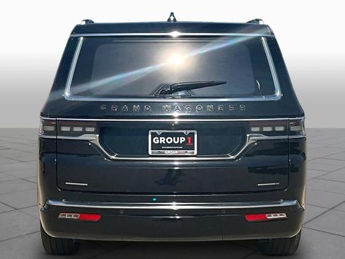 Used 2022 Jeep Grand Wagoneer Series III w/ Flexible Seating Group AWD/4WD image 6