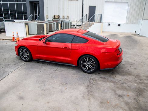 Used 2016 Ford Mustang Premium image 11