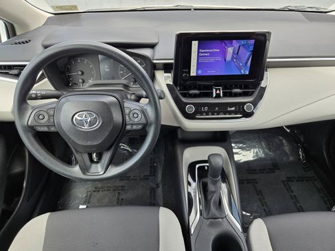Used 2025 Toyota Corolla LE FWD image 6