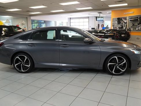 Used 2018 Honda Accord Sport image 12