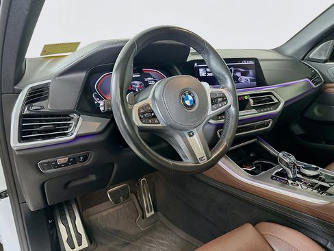 Used 2020 BMW X5 M50i w/ Executive Package image 9