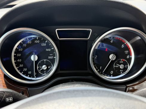 Used 2013 Mercedes-Benz ML 350 BlueTEC 4MATIC image 37