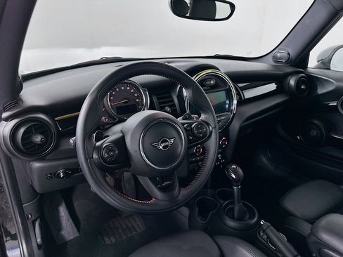 Used 2019 MINI Cooper S w/ Premium Package image 9