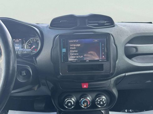 Used 2016 Jeep Renegade Latitude AWD/4WD image 23