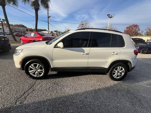 Used 2016 Volkswagen Tiguan S image 2