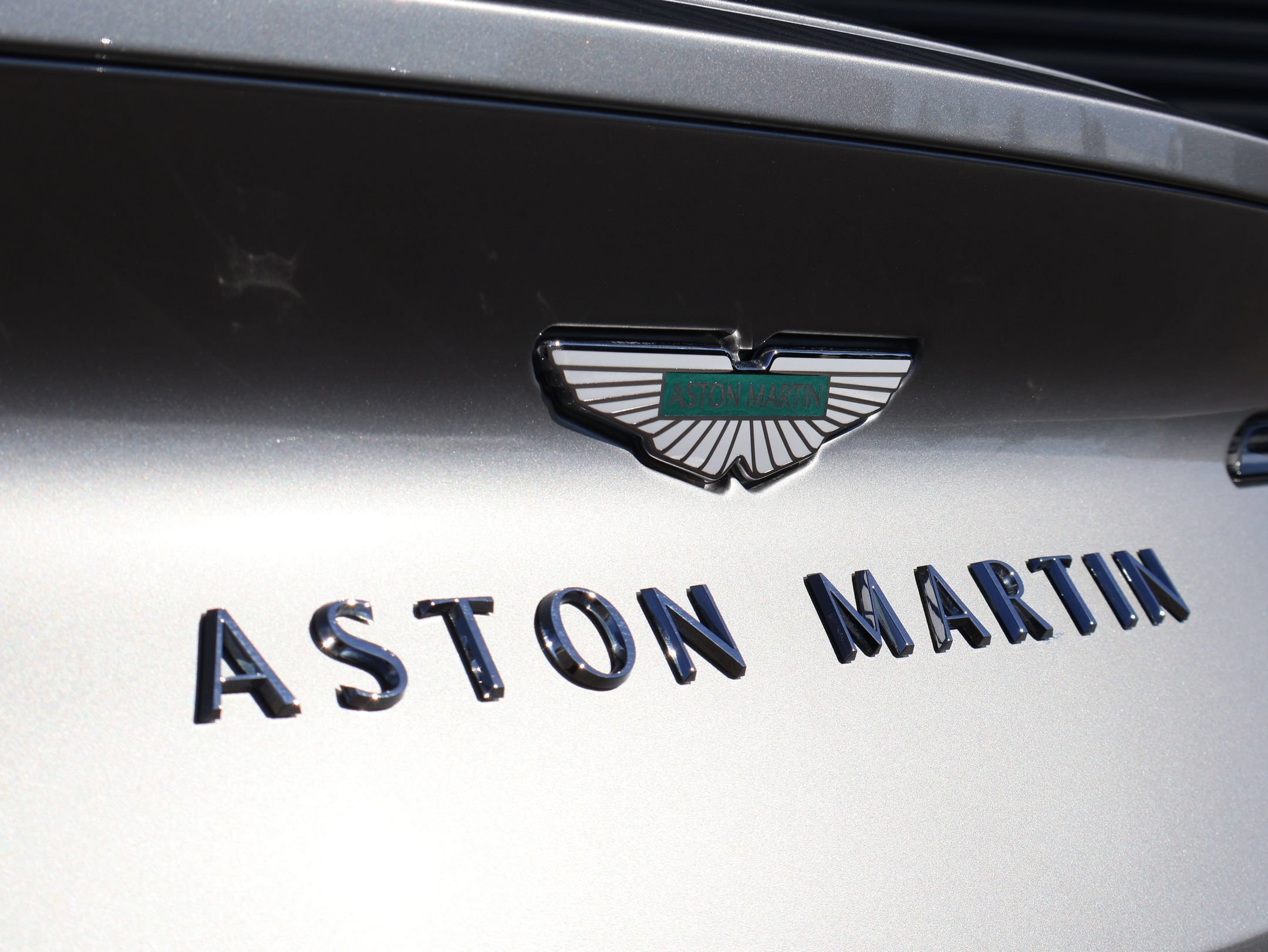 Used 2024 Aston Martin DB12 Convertible RWD image 30