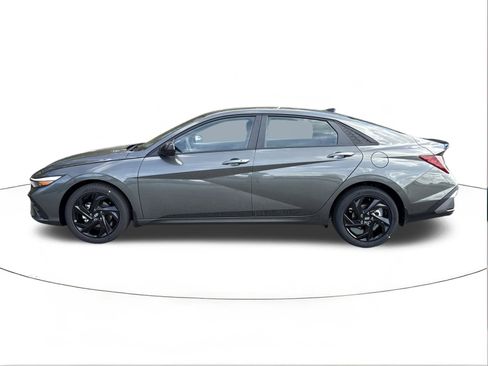 New 2026 Hyundai Elantra Sport image 6
