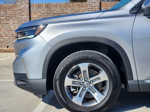 Certified 2025 Honda Pilot EX-L image 10