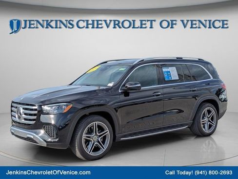 Used 2025 Mercedes-Benz GLS 450 4MATIC image 9