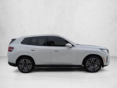 Used 2025 BMW X3 xDrive30i w/ Premium Package image 4