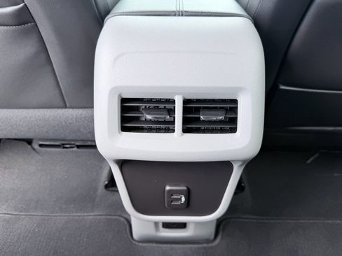 Used 2024 GMC Terrain SLT w/ Tech Package FWD image 29