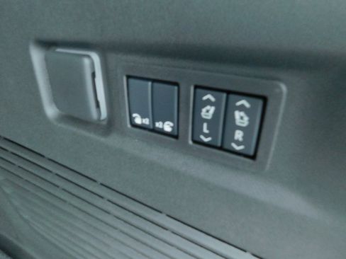 New 2026 Chevrolet Suburban High Country image 13