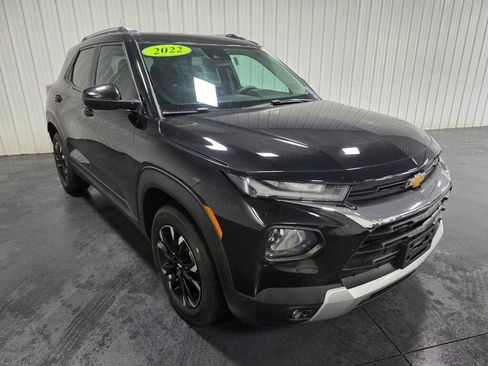 Used 2022 Chevrolet TrailBlazer LT w/ Convenience Package AWD/4WD image 2