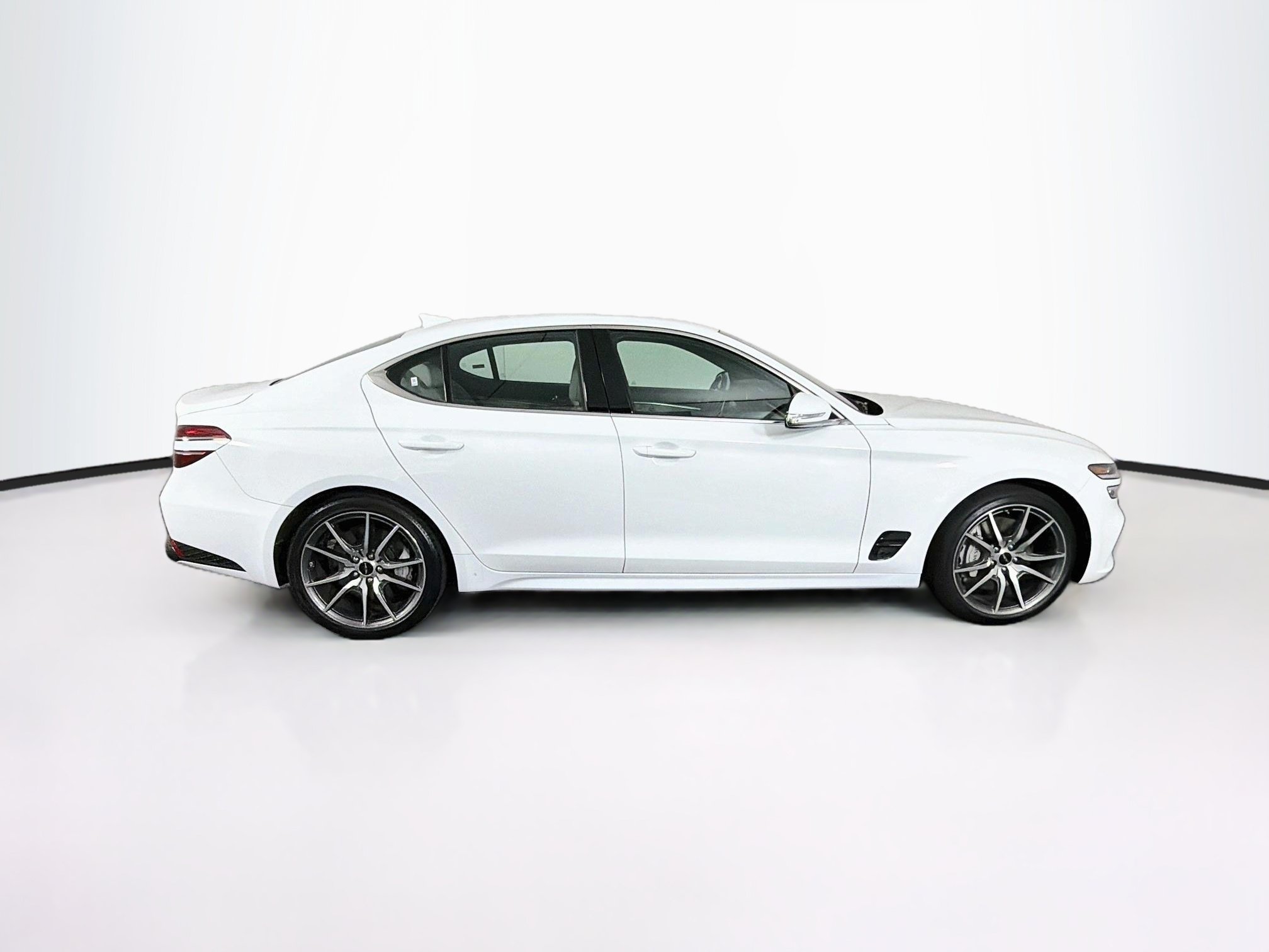 Used 2025 Genesis G70 2.5T RWD image 10