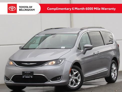 Used 2017 Chrysler Pacifica Touring-L w/ Tire & Wheel Group image 1