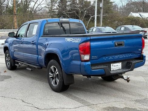 Used 2016 Toyota Tacoma TRD Sport image 6