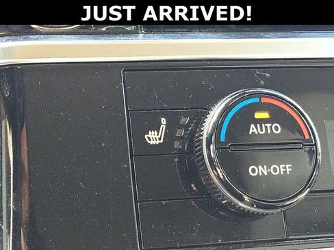 Used 2023 Nissan Pathfinder SL AWD/4WD image 21