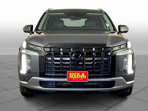 Used 2023 Hyundai Palisade Limited image 3