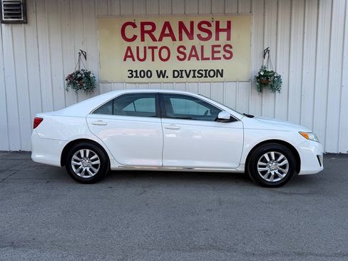 Used 2014 Toyota Camry LE FWD image 5