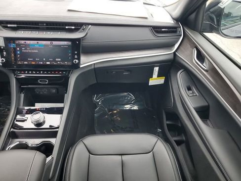 New 2026 Jeep Grand Cherokee L Limited image 21