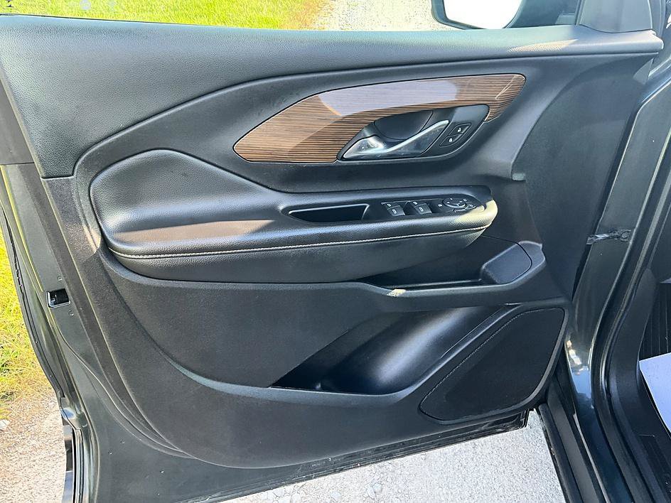 Used 2018 GMC Terrain SLE FWD image 21