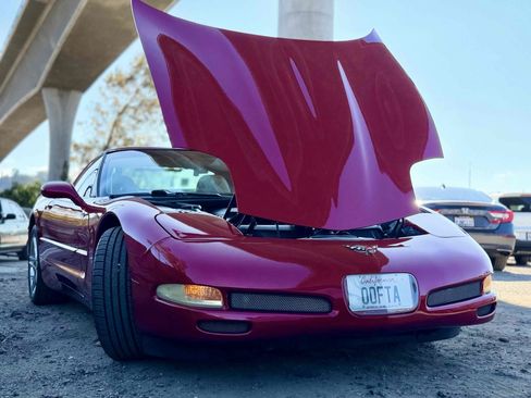 Used 2001 Chevrolet Corvette Coupe w/ Preferred Equipment Group2 RWD image 14