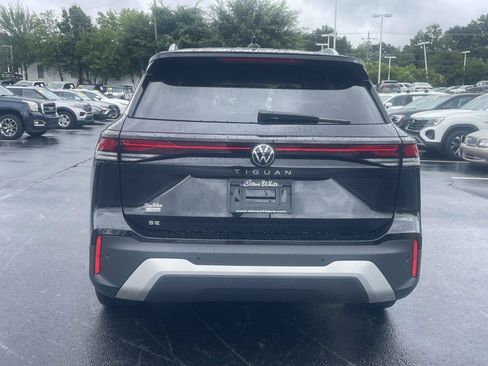 Certified 2026 Volkswagen Tiguan SE w/ Panoramic Sunroof Package FWD image 6
