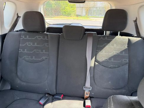 Used 2013 Kia Soul + image 22