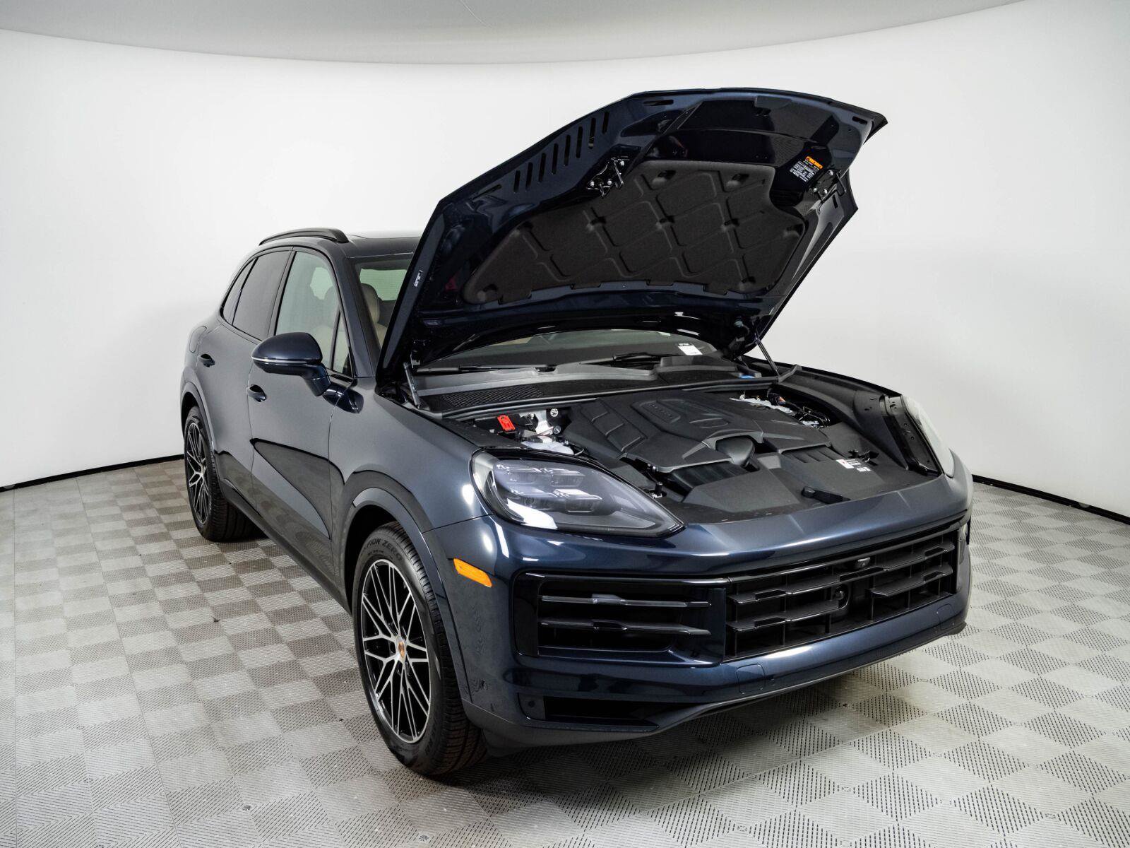 New 2026 Porsche Cayenne AWD/4WD image 34