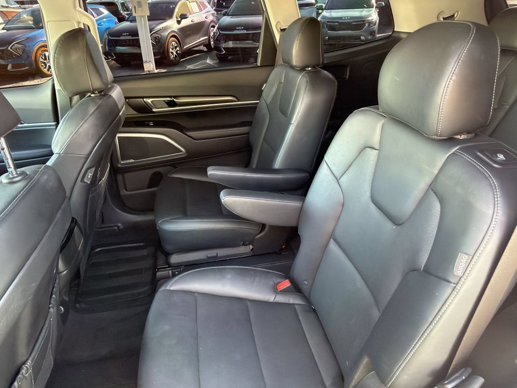 Certified 2023 Kia Telluride S w/ S Sunroof Package AWD/4WD image 19