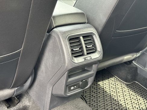 Certified 2023 Volkswagen Tiguan SE R-Line FWD image 27