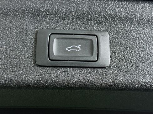 Used 2025 Audi Q3 2.0T Premium AWD/4WD image 29