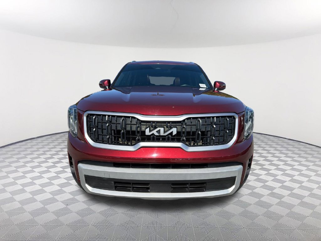 Used 2024 Kia Telluride EX w/ EX Captain's Chair Package AWD/4WD image 2