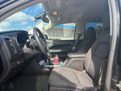 Used 2019 Chevrolet Colorado LT w/ LT Convenience Package image 2