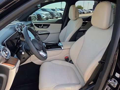 Certified 2025 Mercedes-Benz GLC 300 image 16