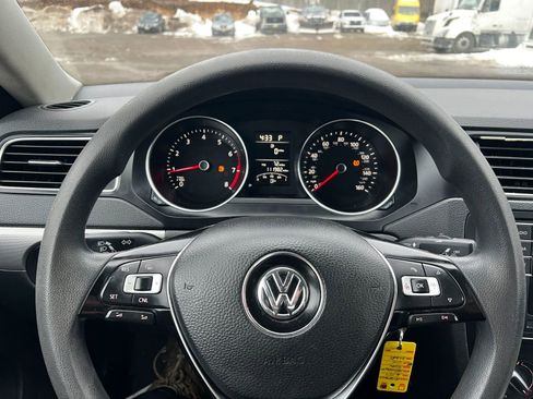 Used 2017 Volkswagen Jetta S image 19