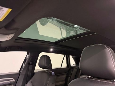 Used 2023 Volkswagen Atlas Cross Sport SEL R-Line image 26