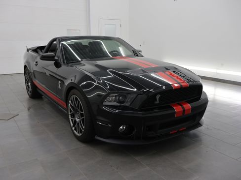 Used 2011 Ford Mustang Shelby GT500 w/ SVT Performance Pkg RWD image 2