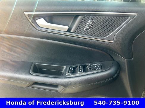 Used 2022 Ford Edge SE w/ Black Appearance Package image 27