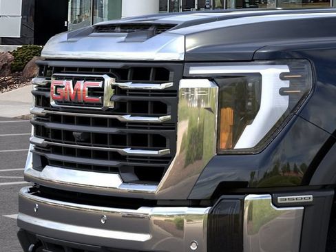 New 2026 GMC Sierra 3500 SLE w/ SLE Value Package AWD/4WD image 13