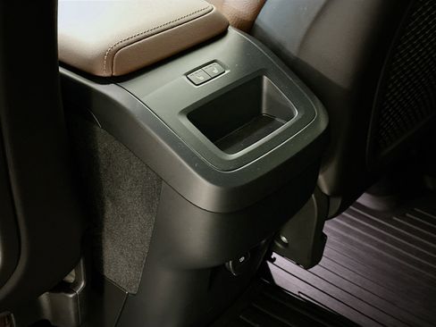 Used 2023 Volvo XC60 B5 Plus w/ Climate Package image 29