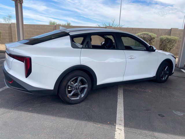 Used 2025 Kia K4 FWD image 3