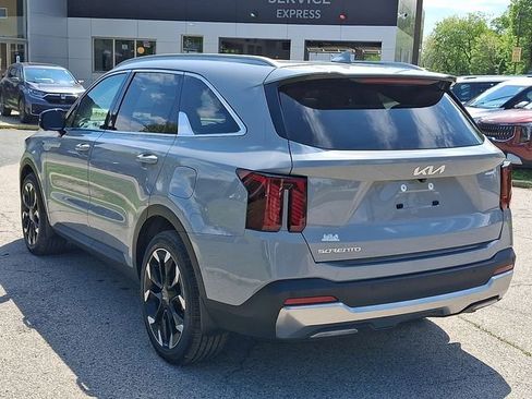 Certified 2025 Kia Sorento SX FWD image 4