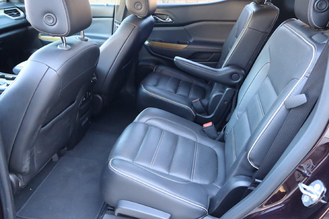 Used 2017 GMC Acadia Denali w/ Technology Package FWD image 6