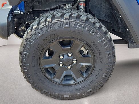 Used 2022 Jeep Gladiator Mojave w/ Trailer Tow Package AWD/4WD image 10