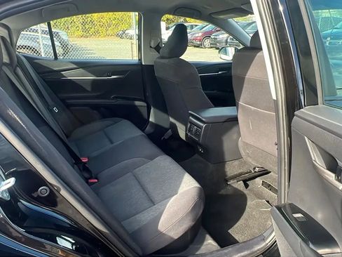 Used 2025 Toyota Camry LE FWD image 28