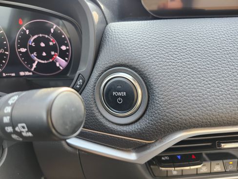 Used 2024 MAZDA CX-90 Plug-In Hybrid w/ Preferred AWD/4WD image 8