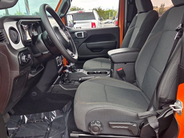 Certified 2025 Jeep Wrangler Sport AWD/4WD image 13